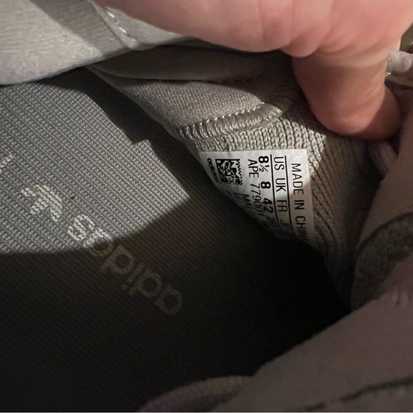 Adidas Yeezy Sesame - Picture 3 of 4